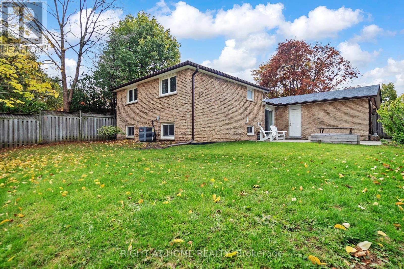 












7161 TAMAR ROAD

,
Mississauga (Meadowvale),




Ontario
L5N1Y7

