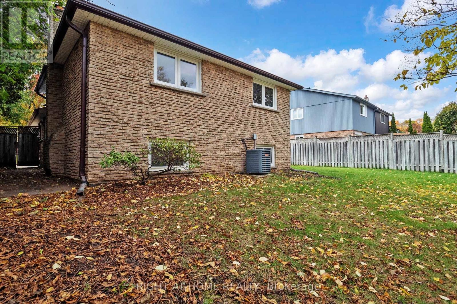 












7161 TAMAR ROAD

,
Mississauga (Meadowvale),




Ontario
L5N1Y7

