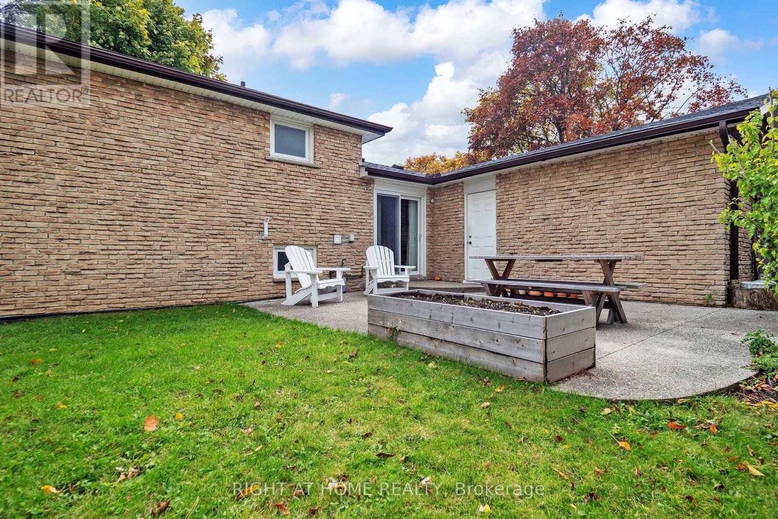 












7161 TAMAR ROAD

,
Mississauga (Meadowvale),




Ontario
L5N1Y7

