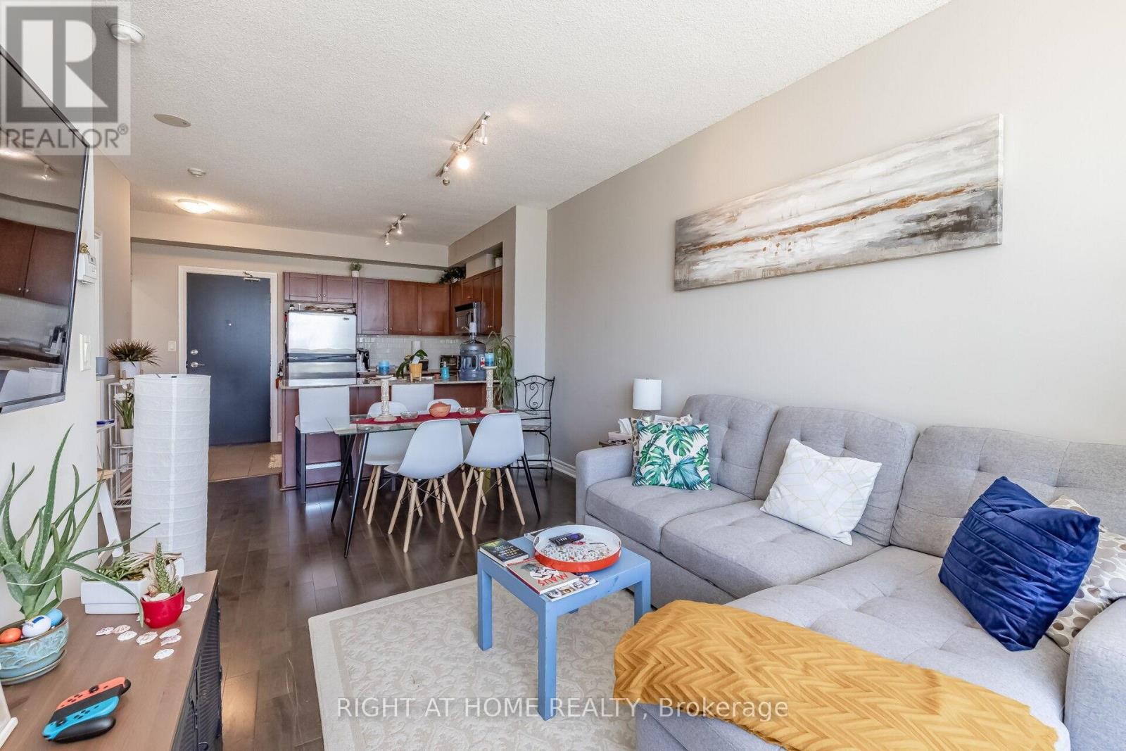 












503 - 3504 HURONTARIO STREET

,
Mississauga (City Centre),




Ontario
L5B0B9

