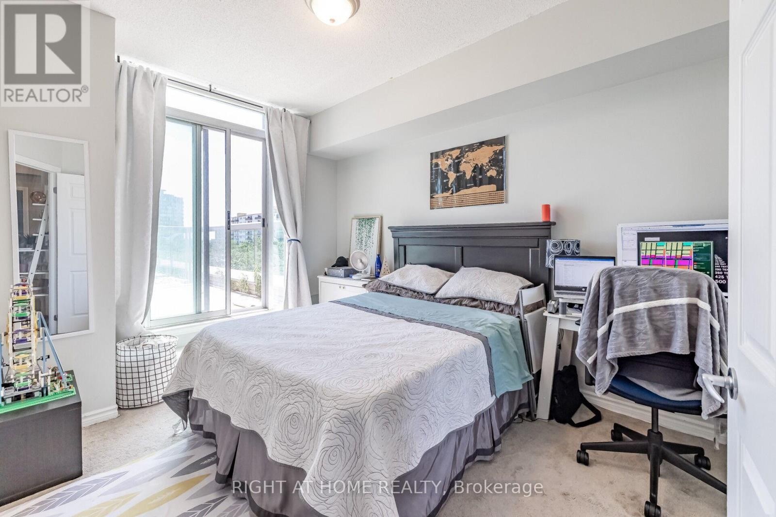 












503 - 3504 HURONTARIO STREET

,
Mississauga (City Centre),




Ontario
L5B0B9

