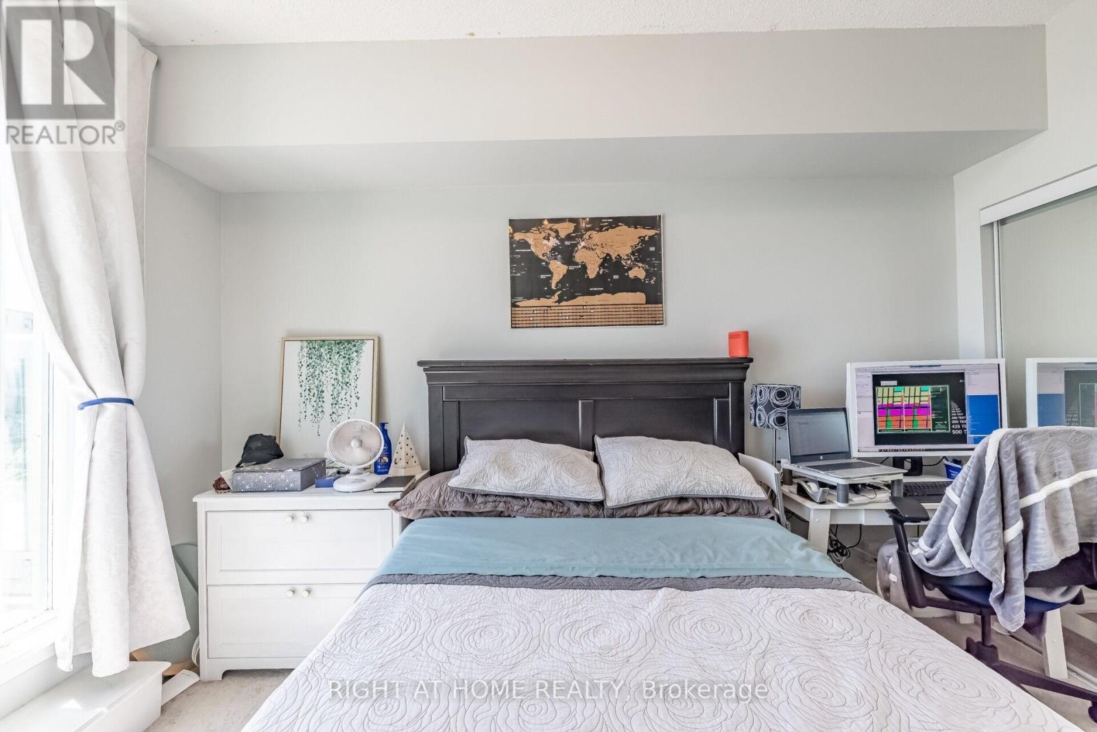 












503 - 3504 HURONTARIO STREET

,
Mississauga (City Centre),




Ontario
L5B0B9

