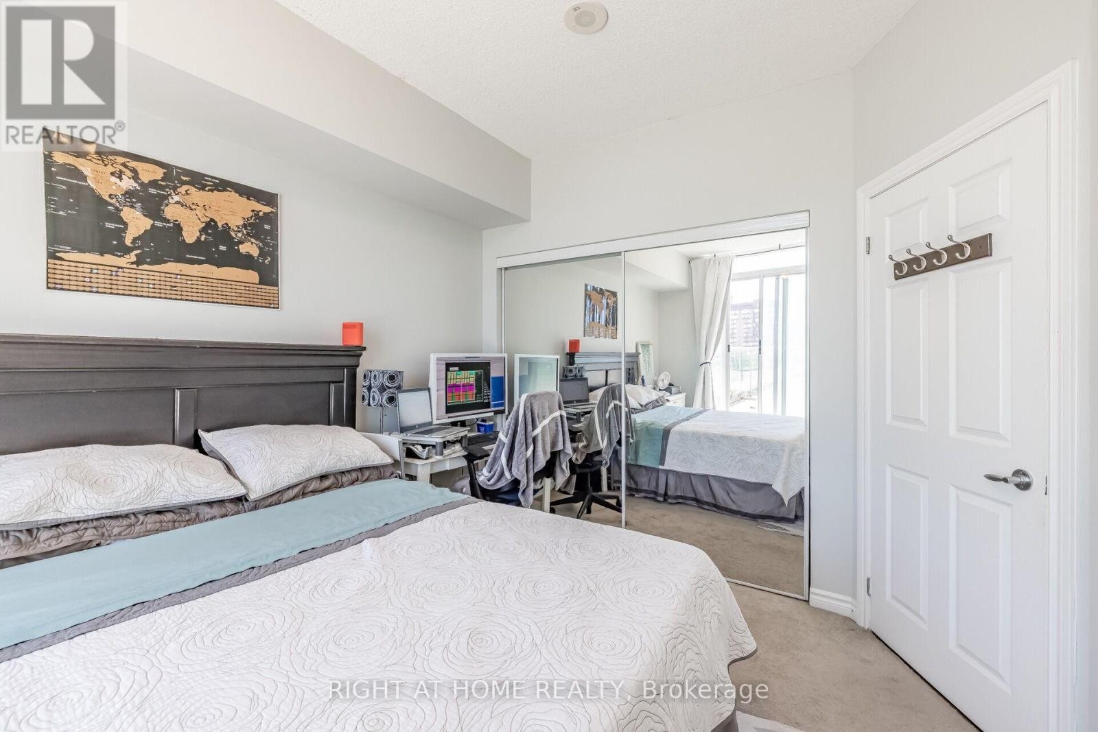 












503 - 3504 HURONTARIO STREET

,
Mississauga (City Centre),




Ontario
L5B0B9

