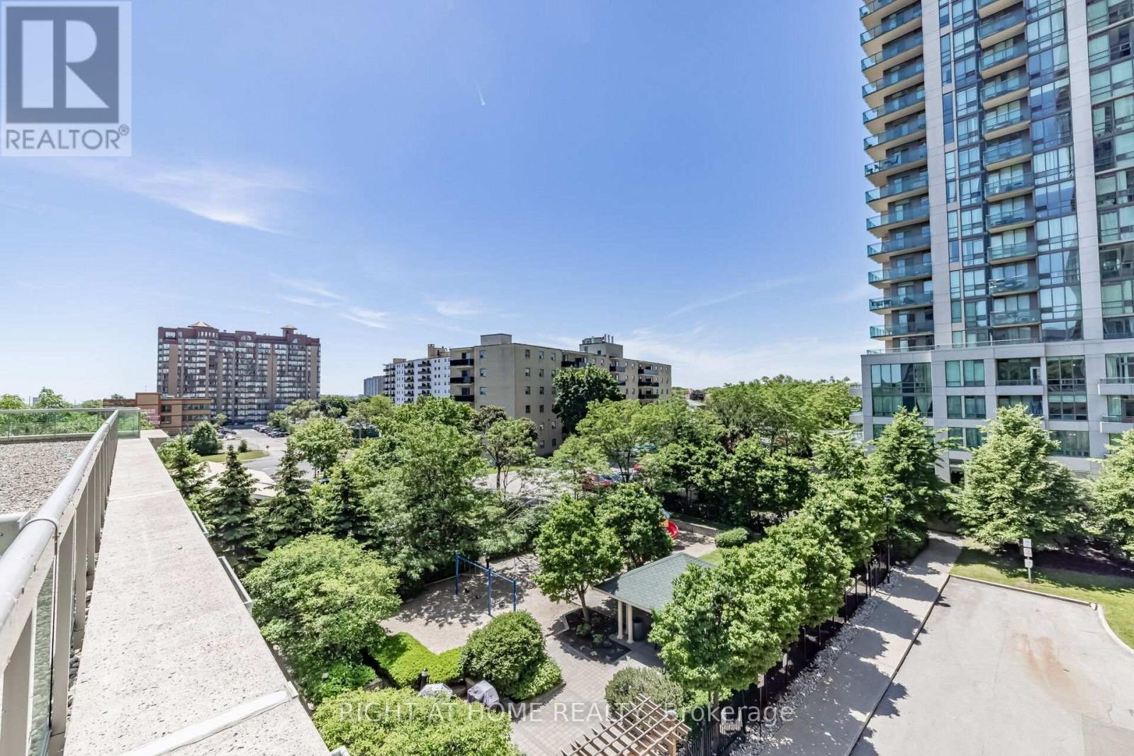 












503 - 3504 HURONTARIO STREET

,
Mississauga (City Centre),




Ontario
L5B0B9

