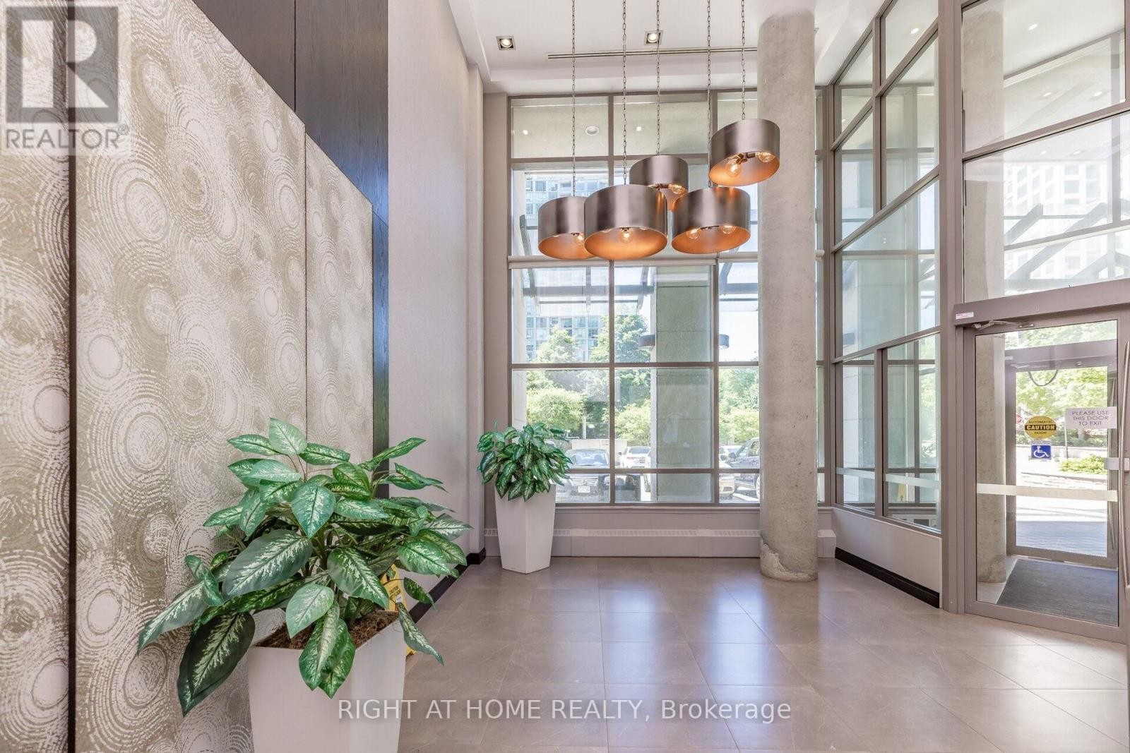 












503 - 3504 HURONTARIO STREET

,
Mississauga (City Centre),




Ontario
L5B0B9

