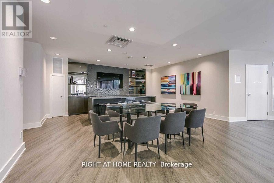 












2208 - 10 PARK LAWN ROAD

,
Toronto (Mimico),




Ontario
M8V0H9

