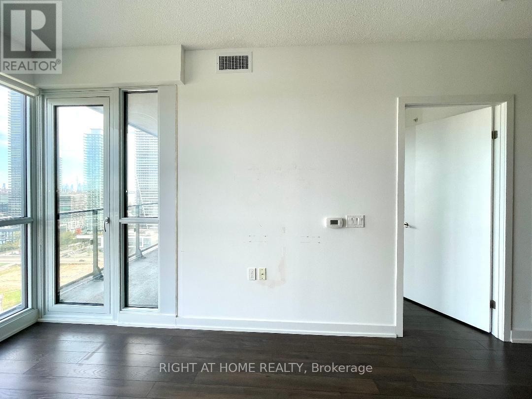 












2208 - 10 PARK LAWN ROAD

,
Toronto (Mimico),




Ontario
M8V0H9

