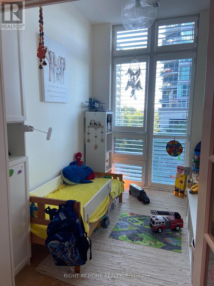 












401 - 58 MARINE PARADE DRIVE

,
Toronto (Mimico),




Ontario
M8V4G1

