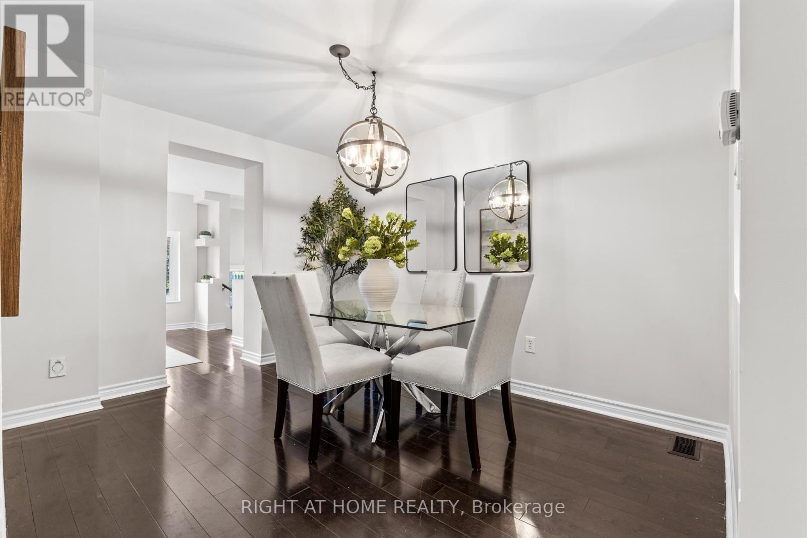 












10 HALIBURTON AVENUE

,
Toronto (Islington-City Centre West),




Ontario
M9B4Y2

