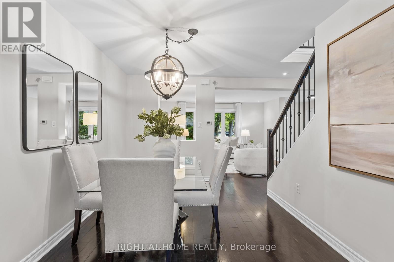 












10 HALIBURTON AVENUE

,
Toronto (Islington-City Centre West),




Ontario
M9B4Y2

