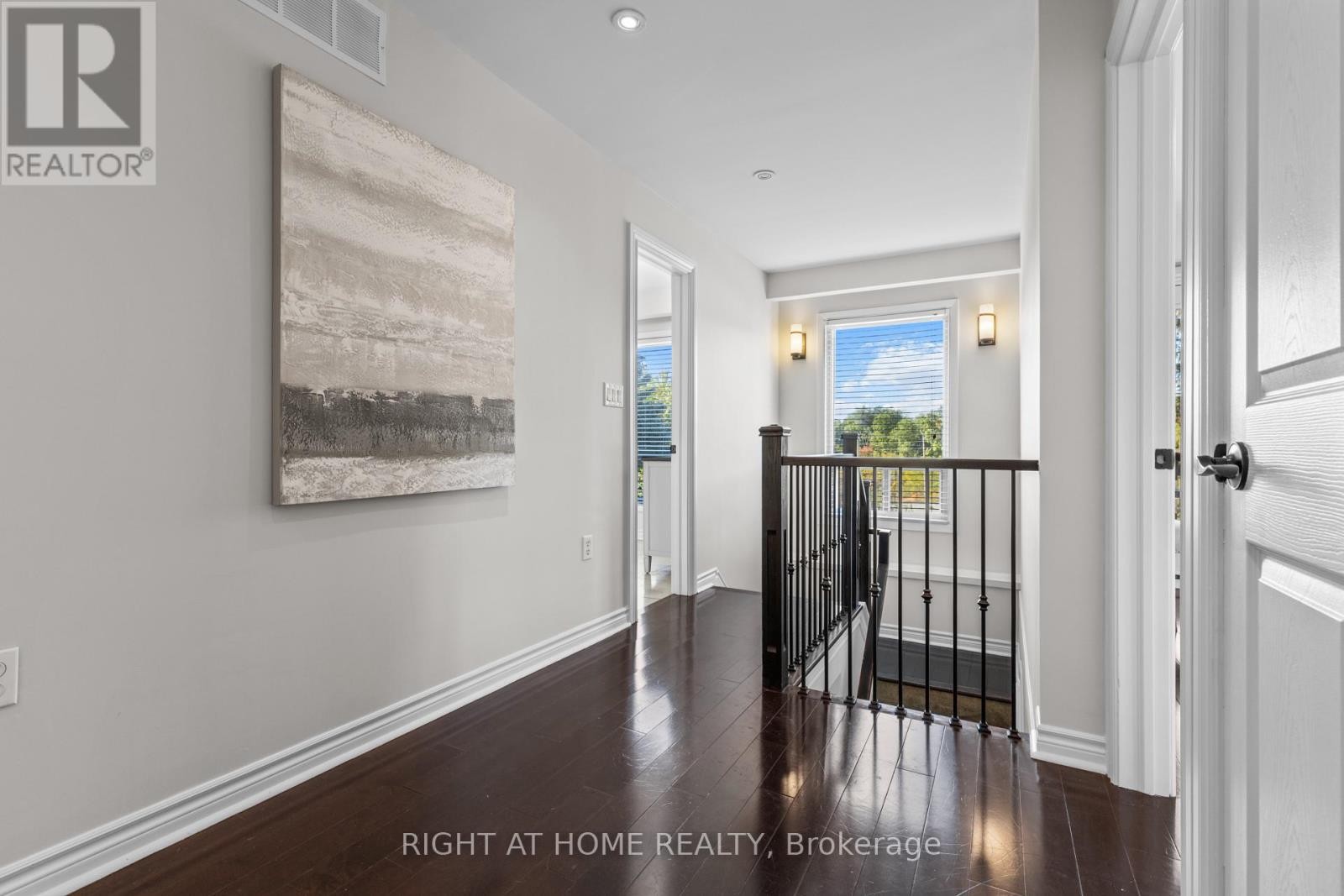 












10 HALIBURTON AVENUE

,
Toronto (Islington-City Centre West),




Ontario
M9B4Y2

