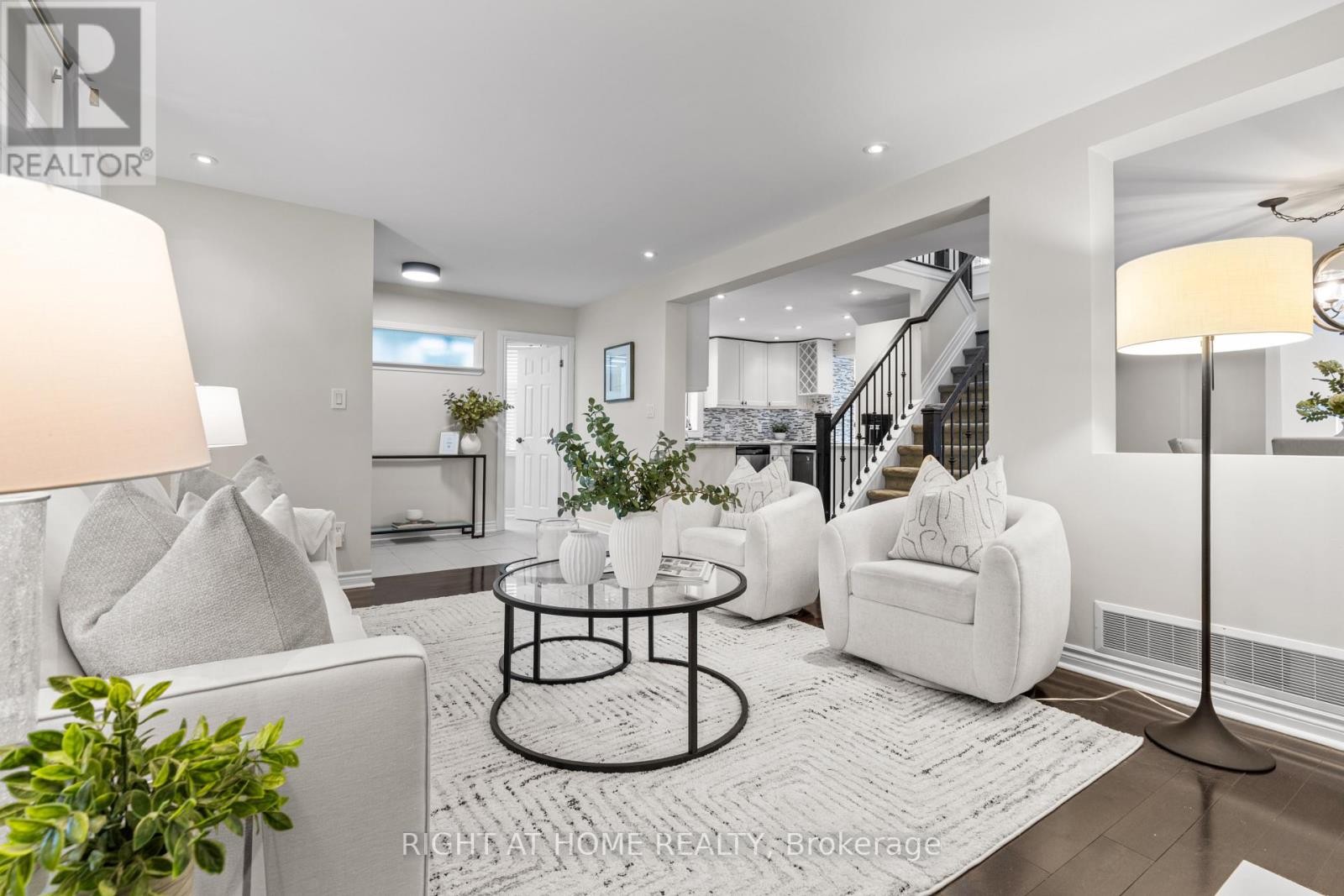 












10 HALIBURTON AVENUE

,
Toronto (Islington-City Centre West),




Ontario
M9B4Y2

