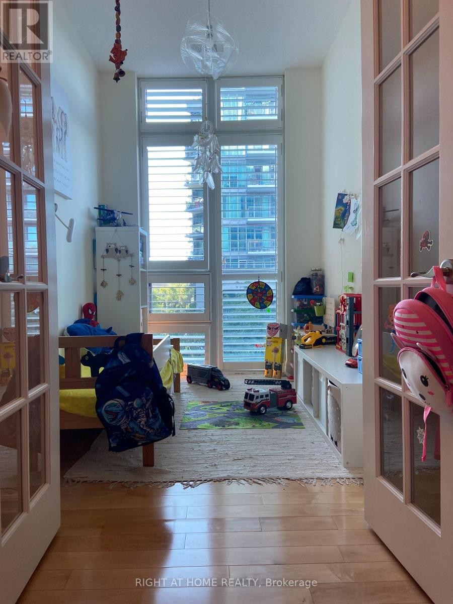 












401 - 58 MARINE PARADE DRIVE

,
Toronto (Mimico),




Ontario
M8V4G1

