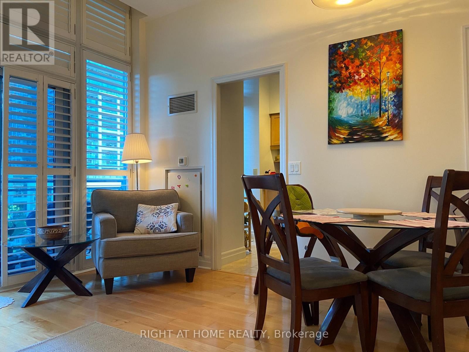 












401 - 58 MARINE PARADE DRIVE

,
Toronto (Mimico),




Ontario
M8V4G1

