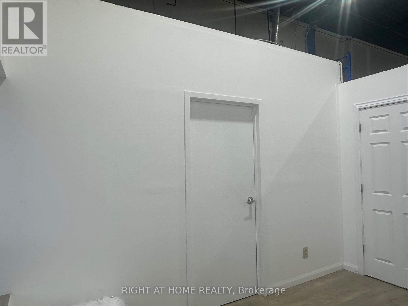 












10 - 4478 CHESSWOOD DRIVE

,
Toronto (York University Heights),




Ontario
M3J2B9

