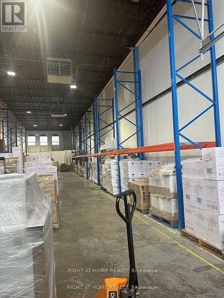 












10 - 4478 CHESSWOOD DRIVE

,
Toronto (York University Heights),




Ontario
M3J2B9

