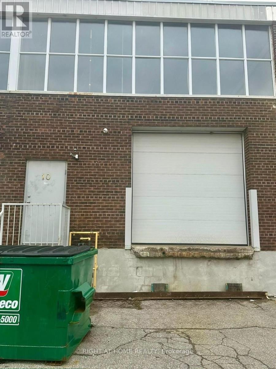 












10 - 4478 CHESSWOOD DRIVE

,
Toronto (York University Heights),




Ontario
M3J2B9

