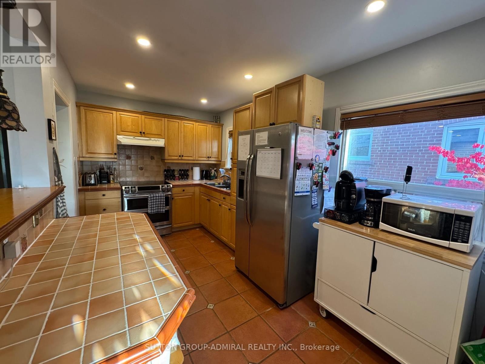 












37 COPPERMILL DRIVE

,
Toronto (Rexdale-Kipling),




Ontario
M9W3Z4

