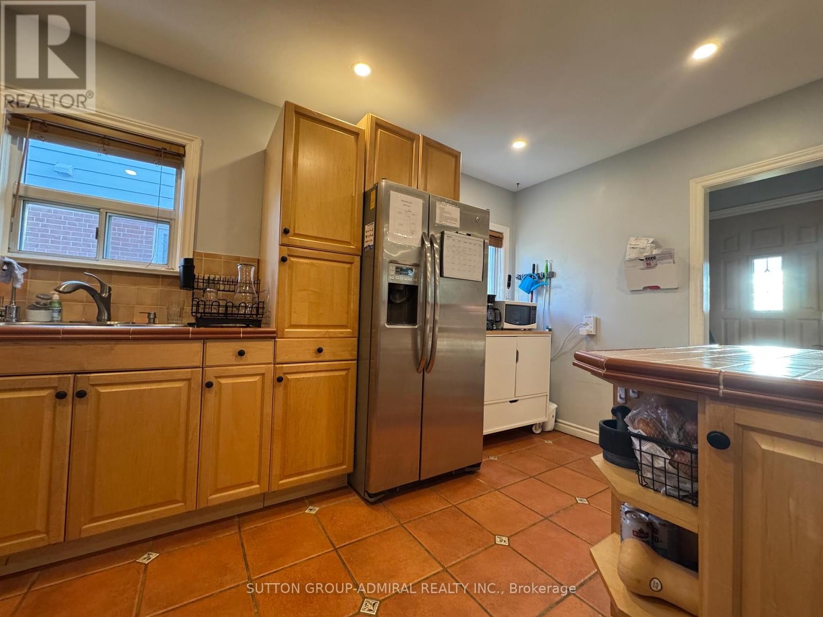 












37 COPPERMILL DRIVE

,
Toronto (Rexdale-Kipling),




Ontario
M9W3Z4

