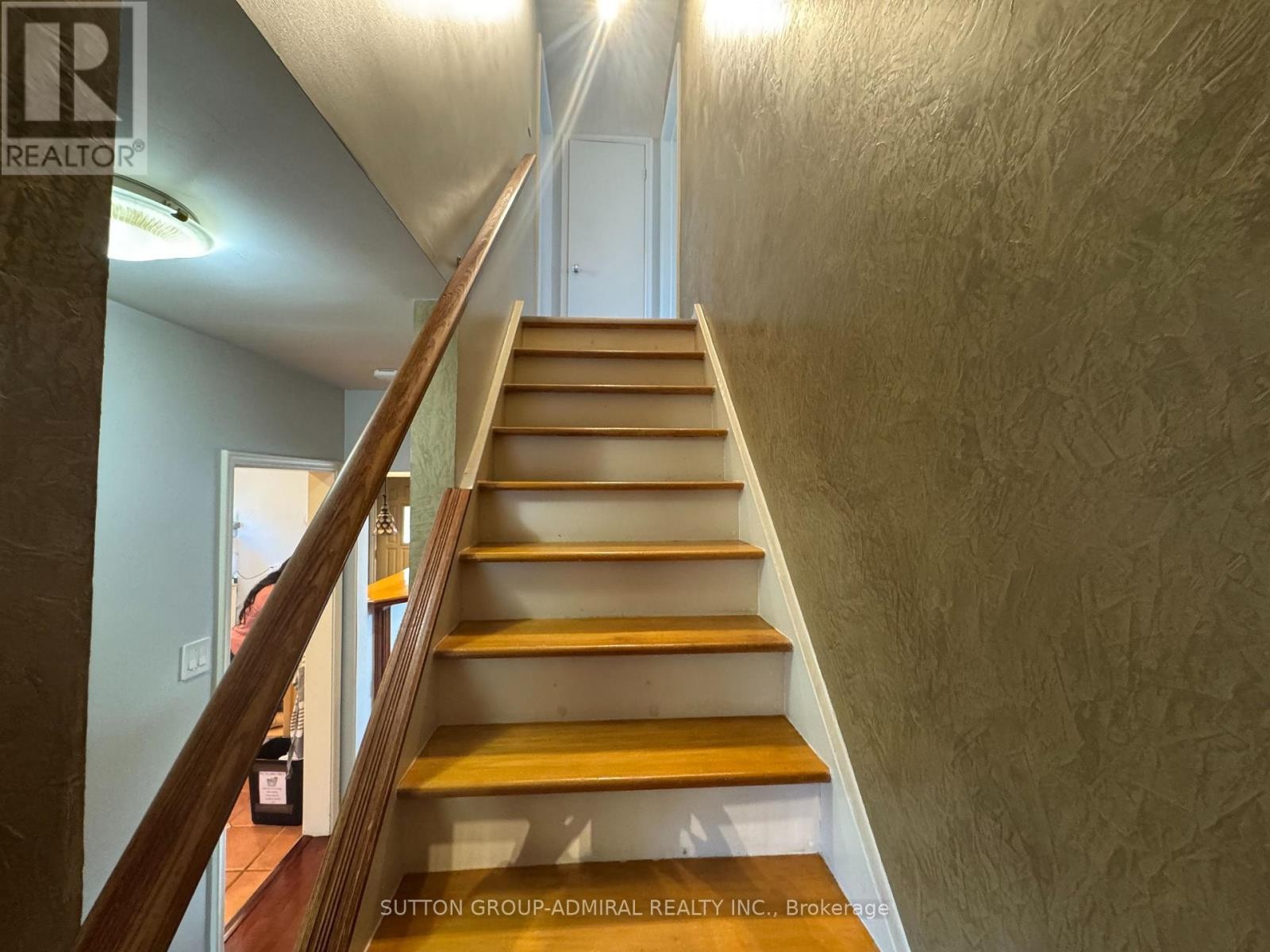 












37 COPPERMILL DRIVE

,
Toronto (Rexdale-Kipling),




Ontario
M9W3Z4

