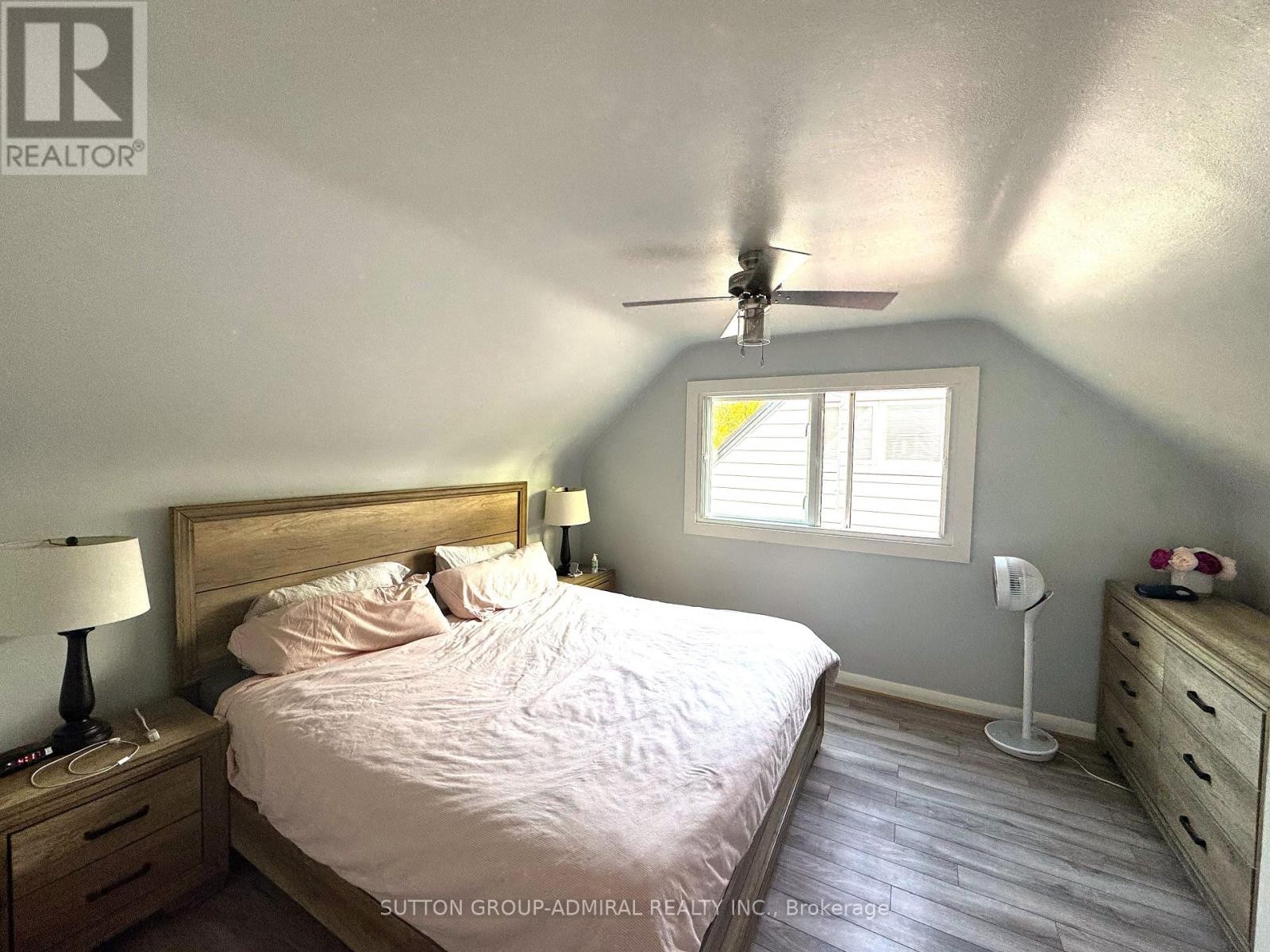 












37 COPPERMILL DRIVE

,
Toronto (Rexdale-Kipling),




Ontario
M9W3Z4

