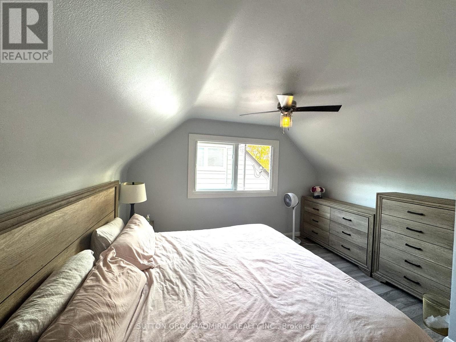 












37 COPPERMILL DRIVE

,
Toronto (Rexdale-Kipling),




Ontario
M9W3Z4

