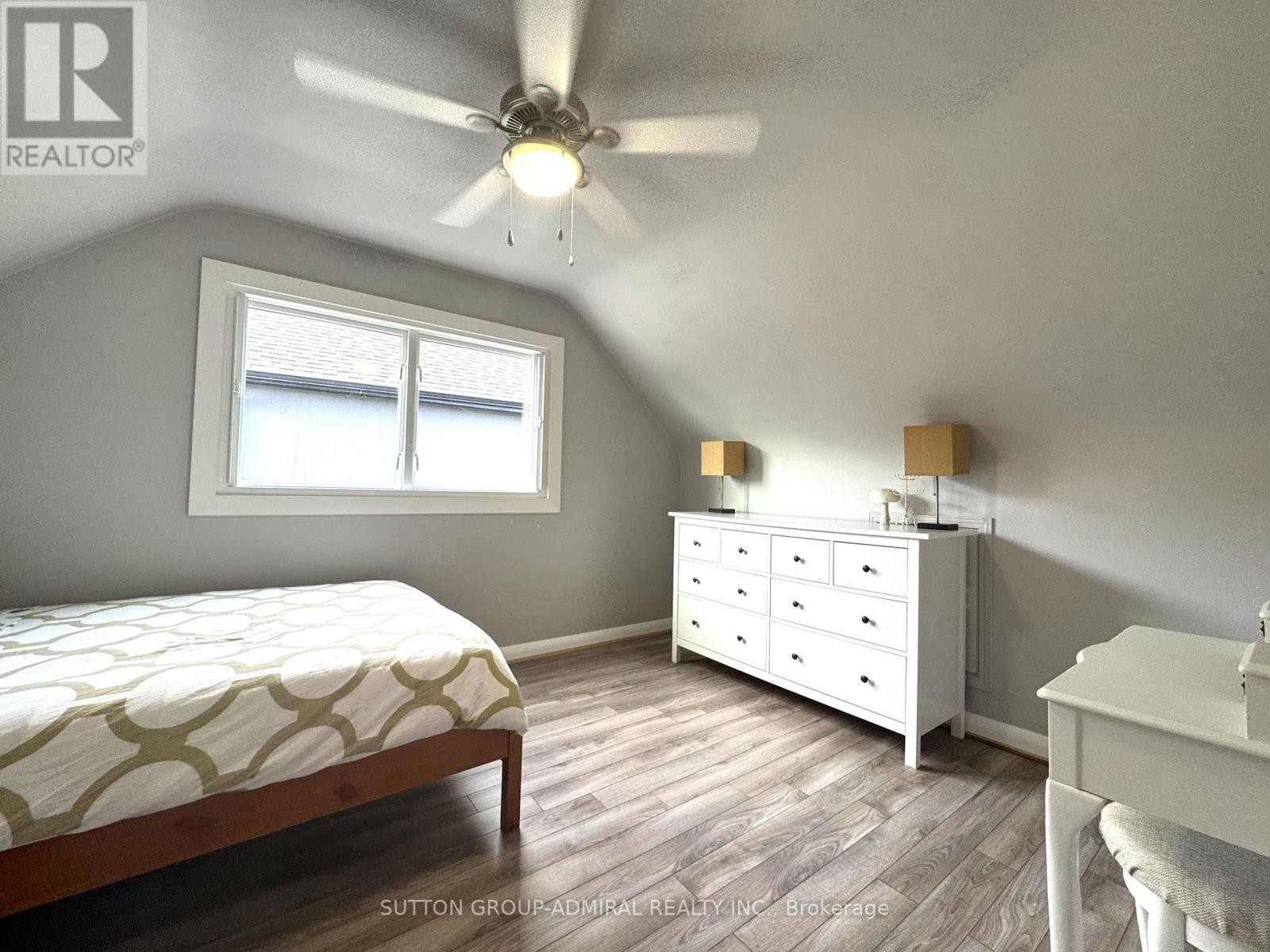 












37 COPPERMILL DRIVE

,
Toronto (Rexdale-Kipling),




Ontario
M9W3Z4

