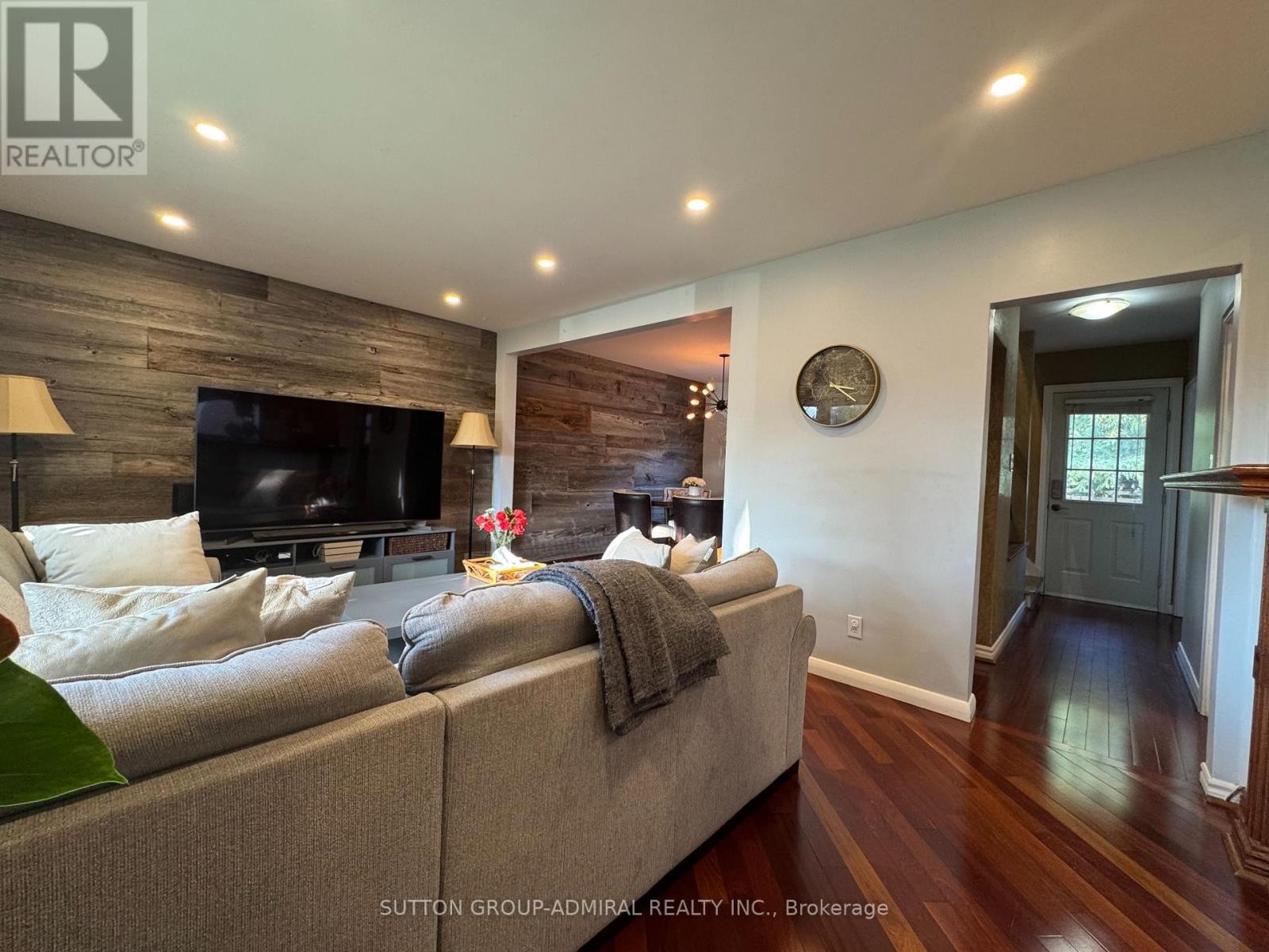 












37 COPPERMILL DRIVE

,
Toronto (Rexdale-Kipling),




Ontario
M9W3Z4

