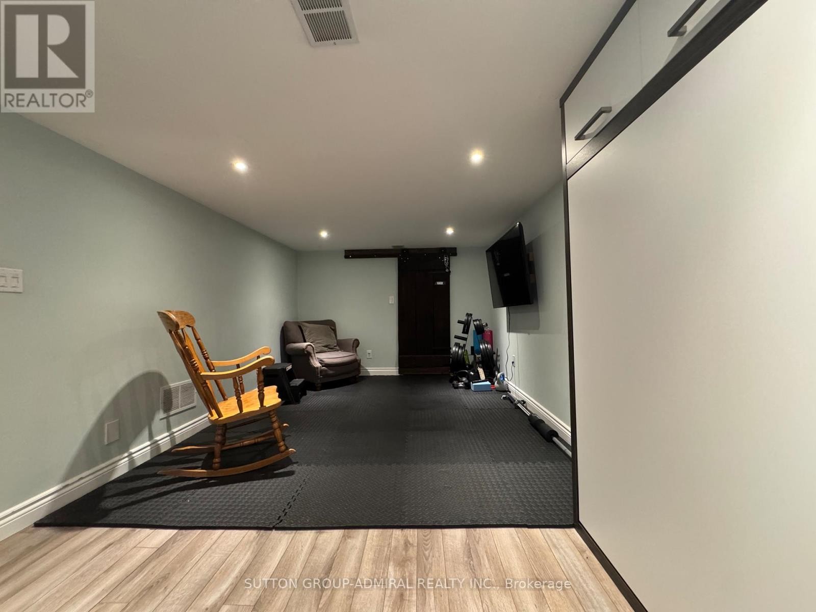 












37 COPPERMILL DRIVE

,
Toronto (Rexdale-Kipling),




Ontario
M9W3Z4

