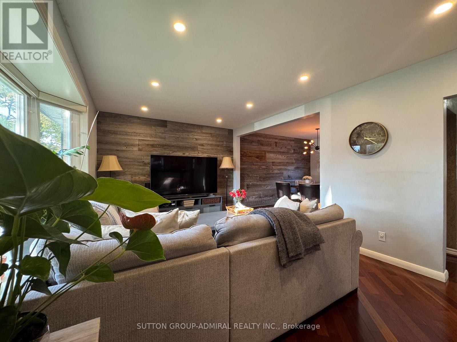 












37 COPPERMILL DRIVE

,
Toronto (Rexdale-Kipling),




Ontario
M9W3Z4

