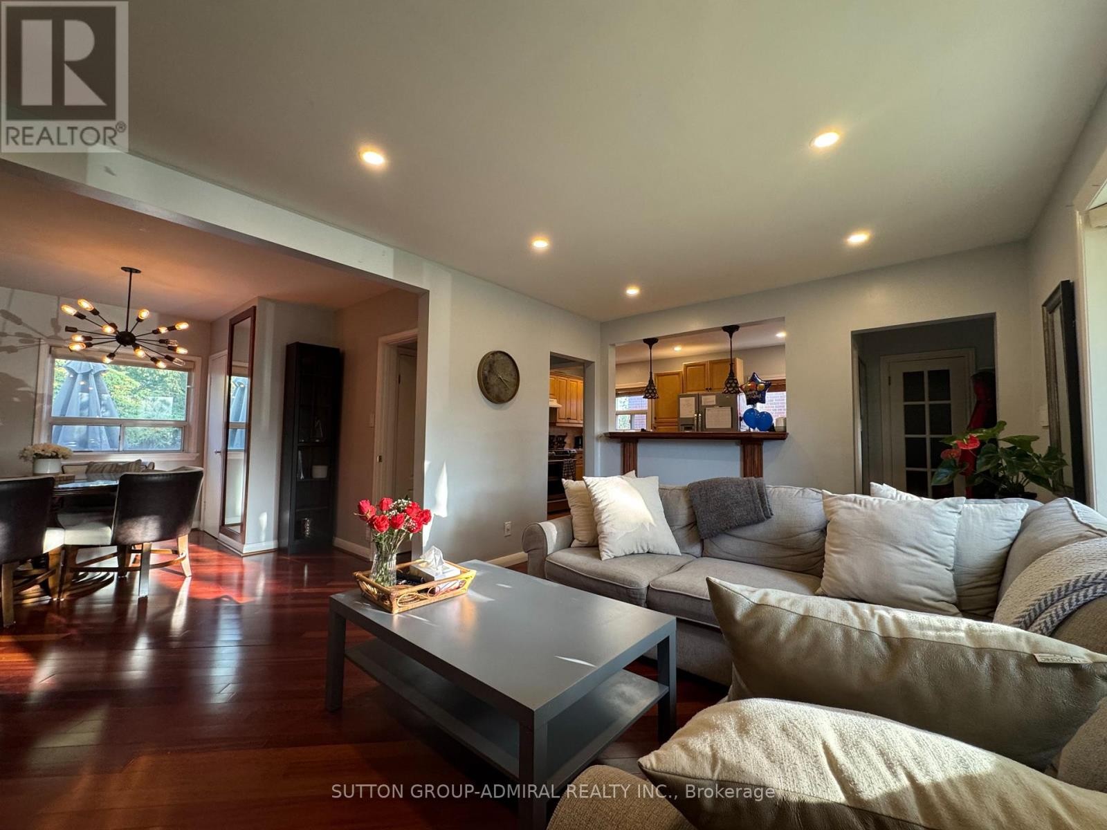 












37 COPPERMILL DRIVE

,
Toronto (Rexdale-Kipling),




Ontario
M9W3Z4

