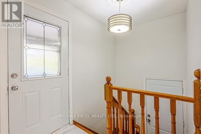 












90 FLAMBOROUGH DRIVE E

,
Toronto (Brookhaven-Amesbury),




Ontario
M6M2R8

