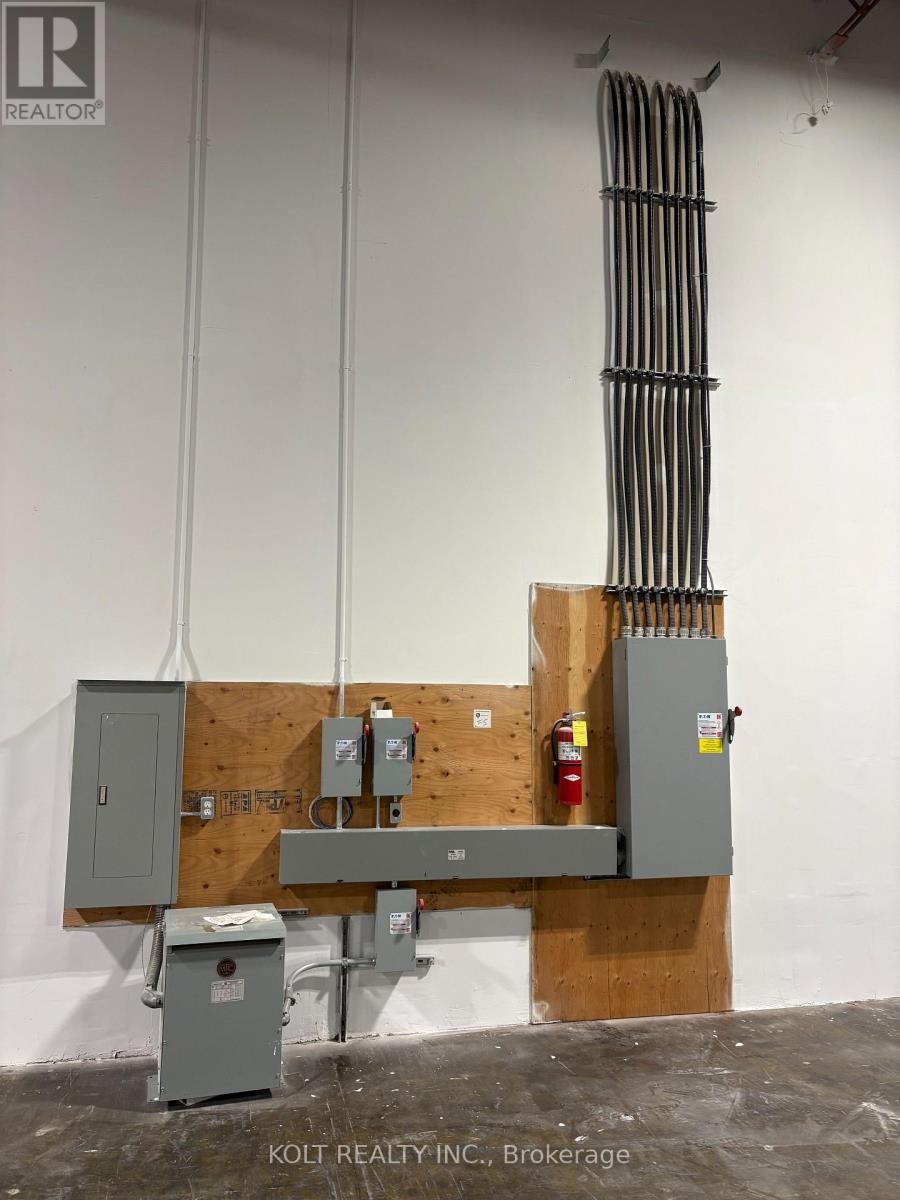 












10 - 286 RUTHERFORD ROAD S

,
Brampton (Steeles Industrial),




Ontario
L6W3J9

