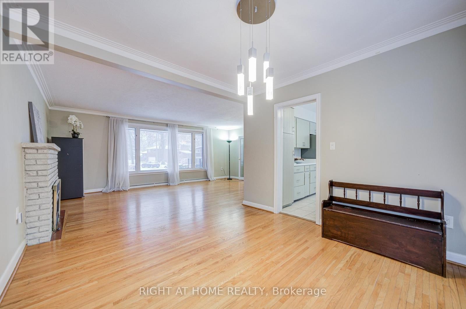 












1445 RYAN PLACE

,
Mississauga (Erindale),




Ontario
L5C1J7

