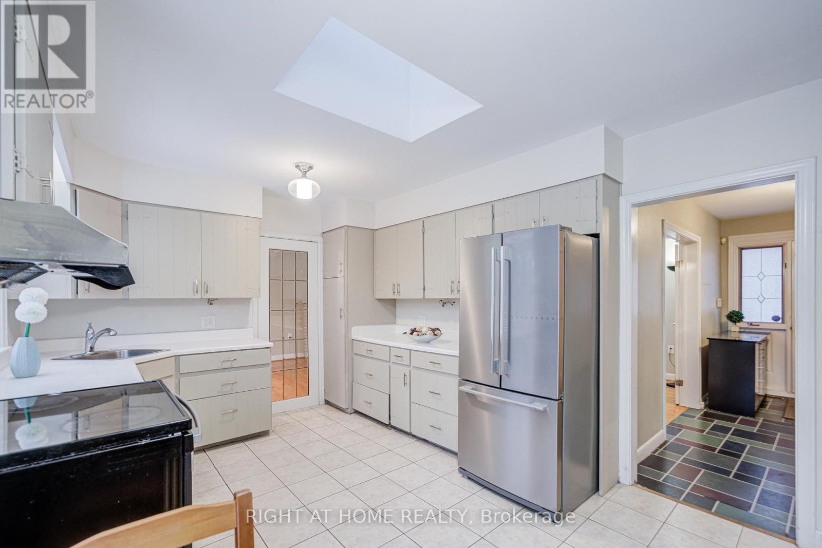 












1445 RYAN PLACE

,
Mississauga (Erindale),




Ontario
L5C1J7

