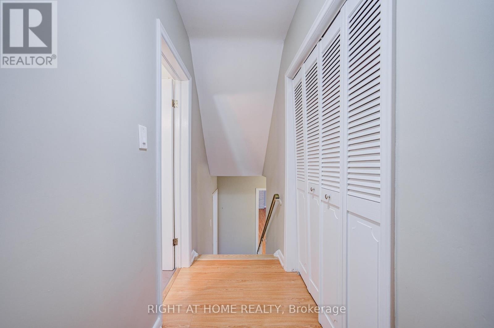 












1445 RYAN PLACE

,
Mississauga (Erindale),




Ontario
L5C1J7

