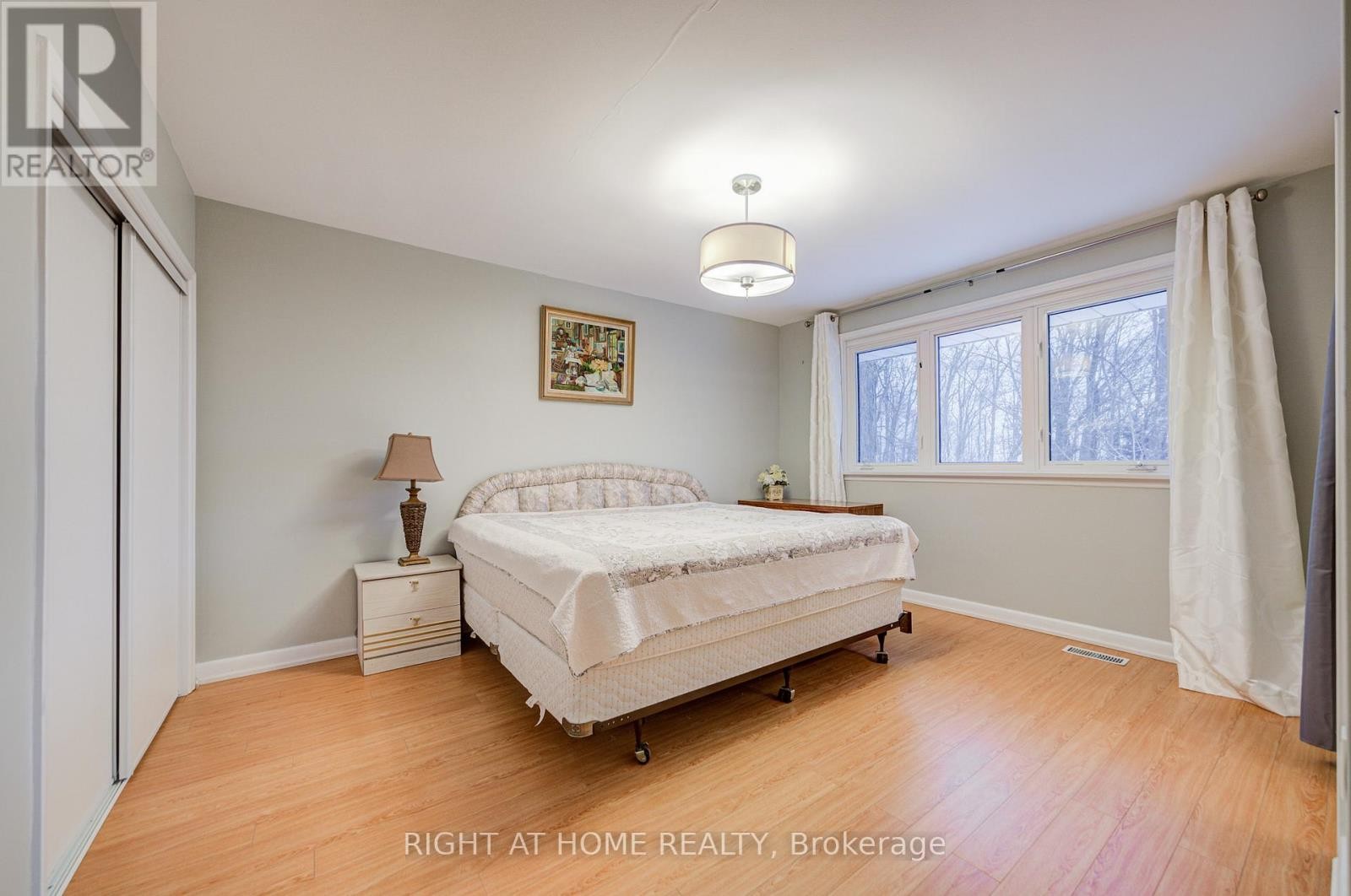 












1445 RYAN PLACE

,
Mississauga (Erindale),




Ontario
L5C1J7

