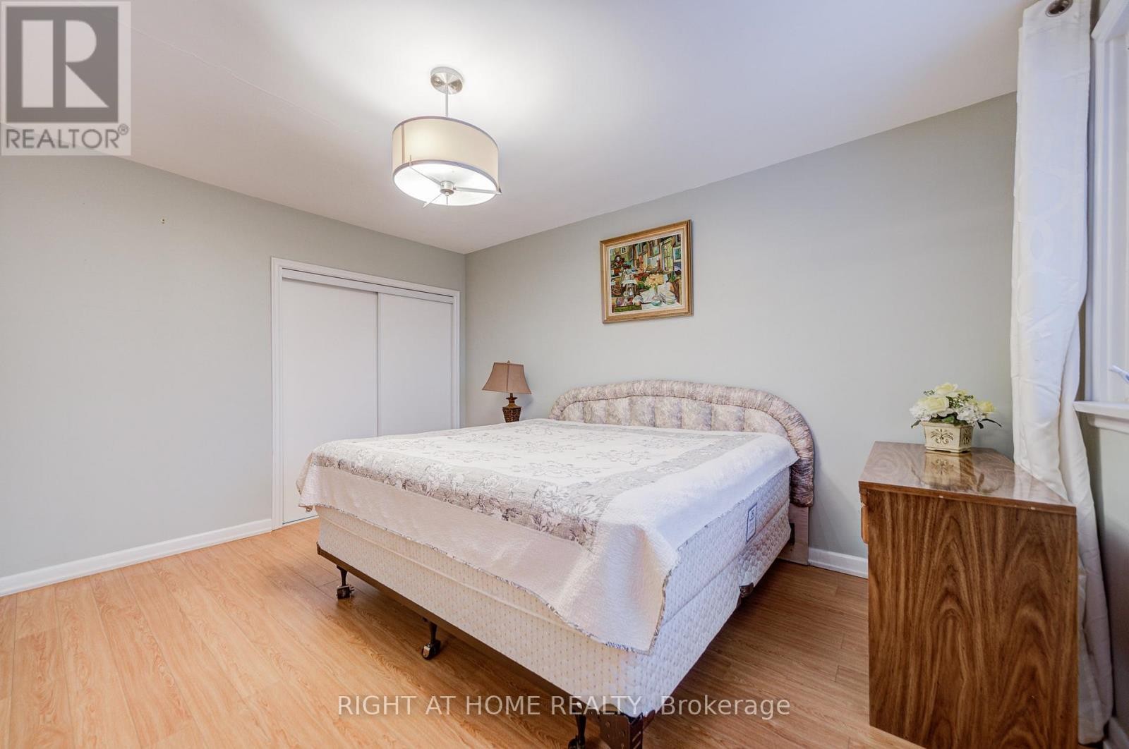 












1445 RYAN PLACE

,
Mississauga (Erindale),




Ontario
L5C1J7

