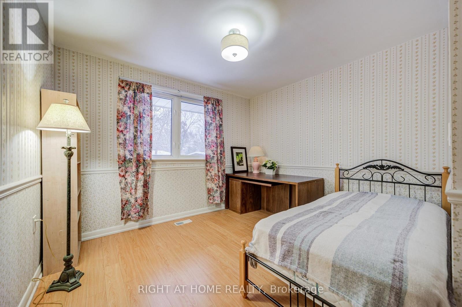 












1445 RYAN PLACE

,
Mississauga (Erindale),




Ontario
L5C1J7

