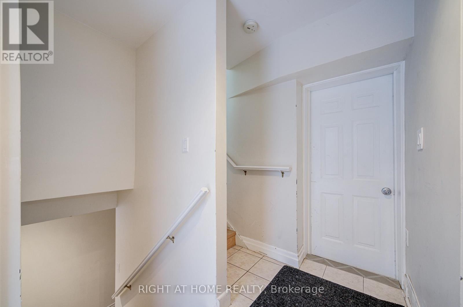 












1445 RYAN PLACE

,
Mississauga (Erindale),




Ontario
L5C1J7

