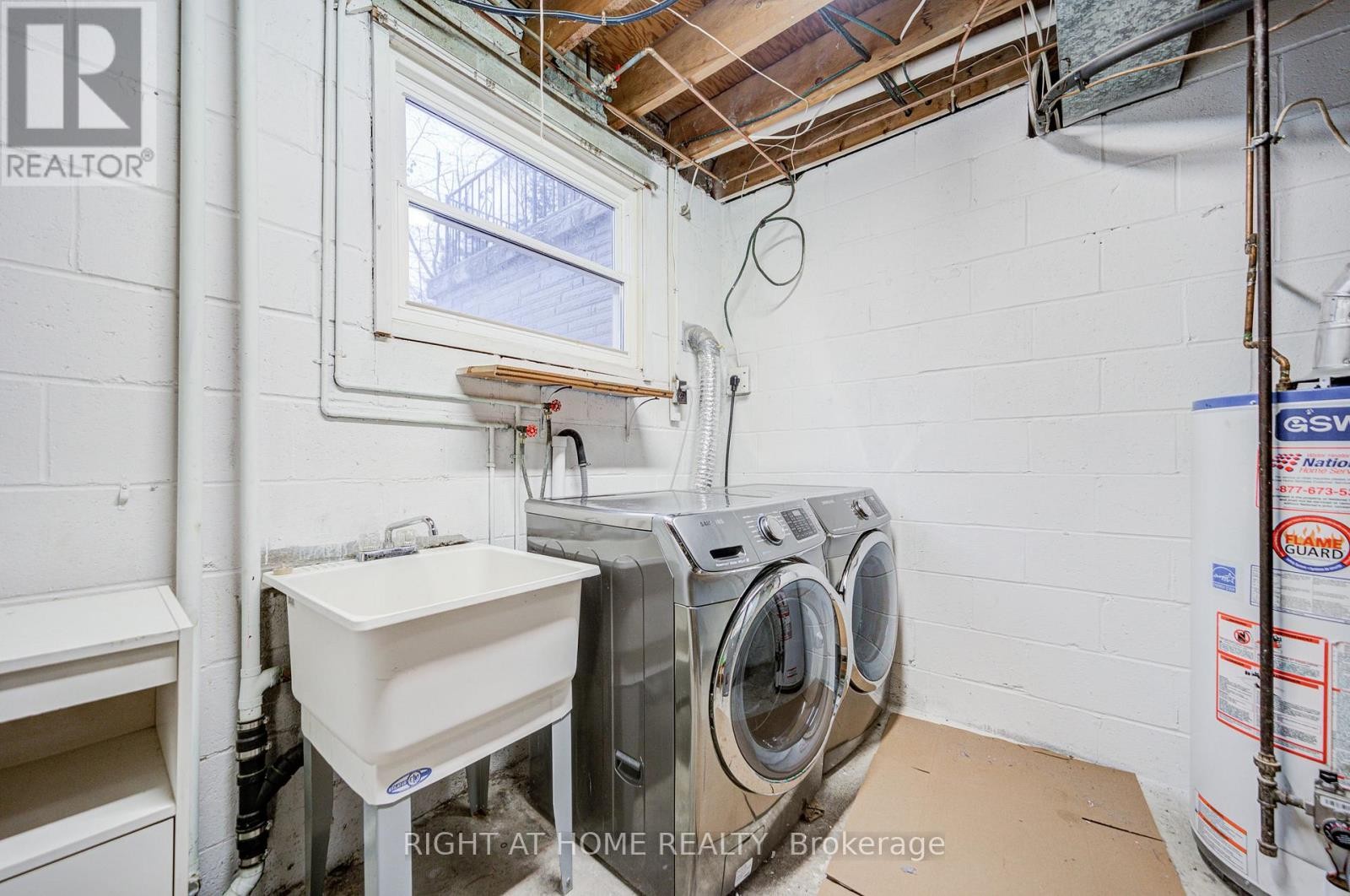 












1445 RYAN PLACE

,
Mississauga (Erindale),




Ontario
L5C1J7

