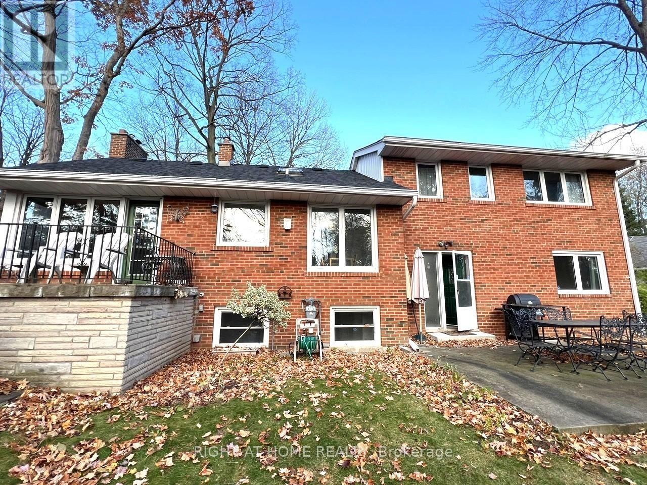 












1445 RYAN PLACE

,
Mississauga (Erindale),




Ontario
L5C1J7

