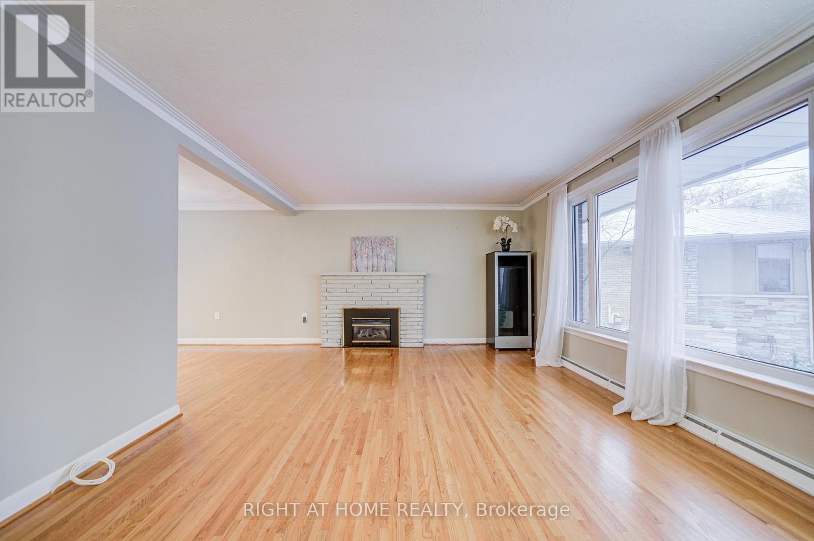 












1445 RYAN PLACE

,
Mississauga (Erindale),




Ontario
L5C1J7

