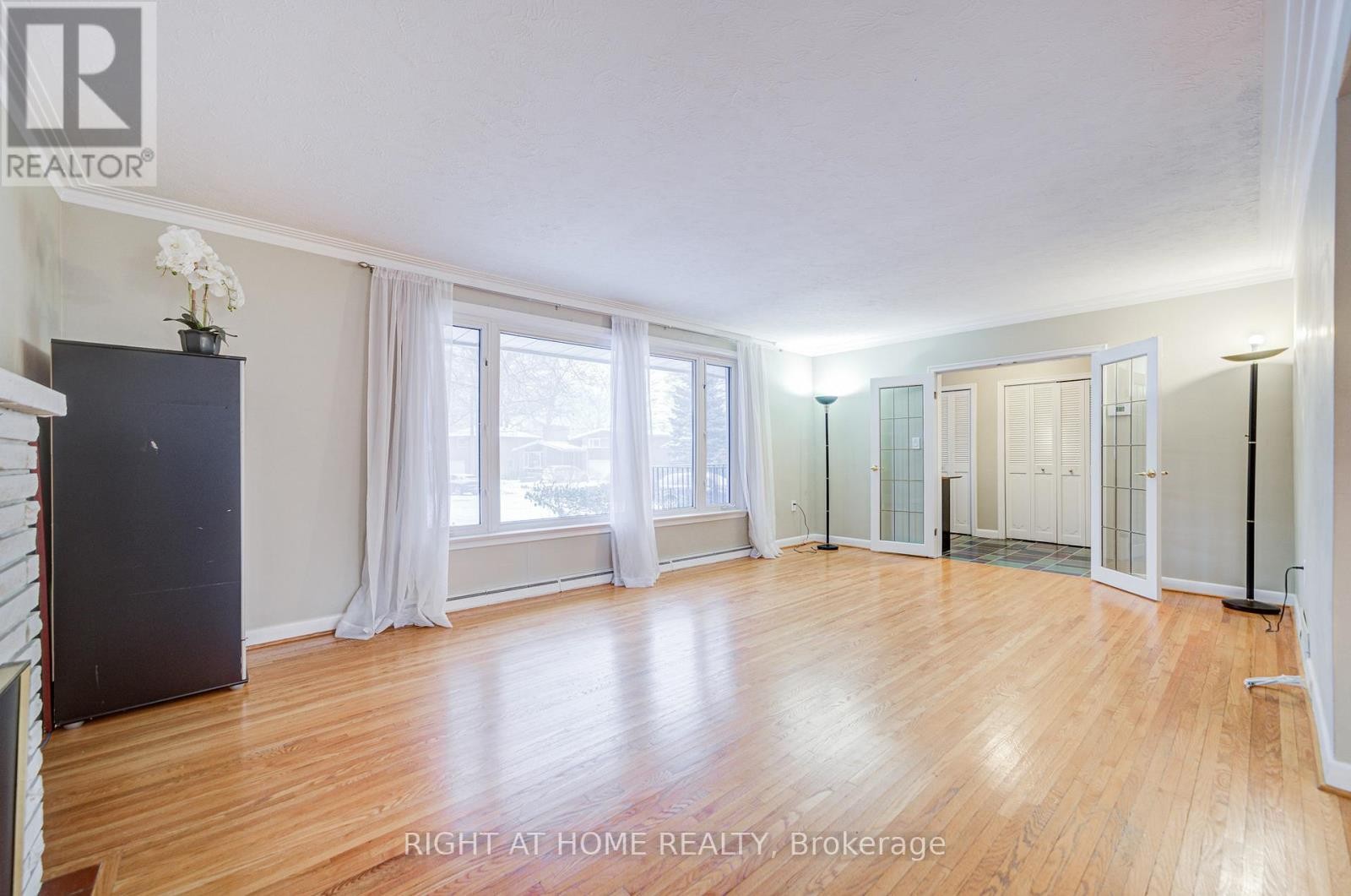 












1445 RYAN PLACE

,
Mississauga (Erindale),




Ontario
L5C1J7

