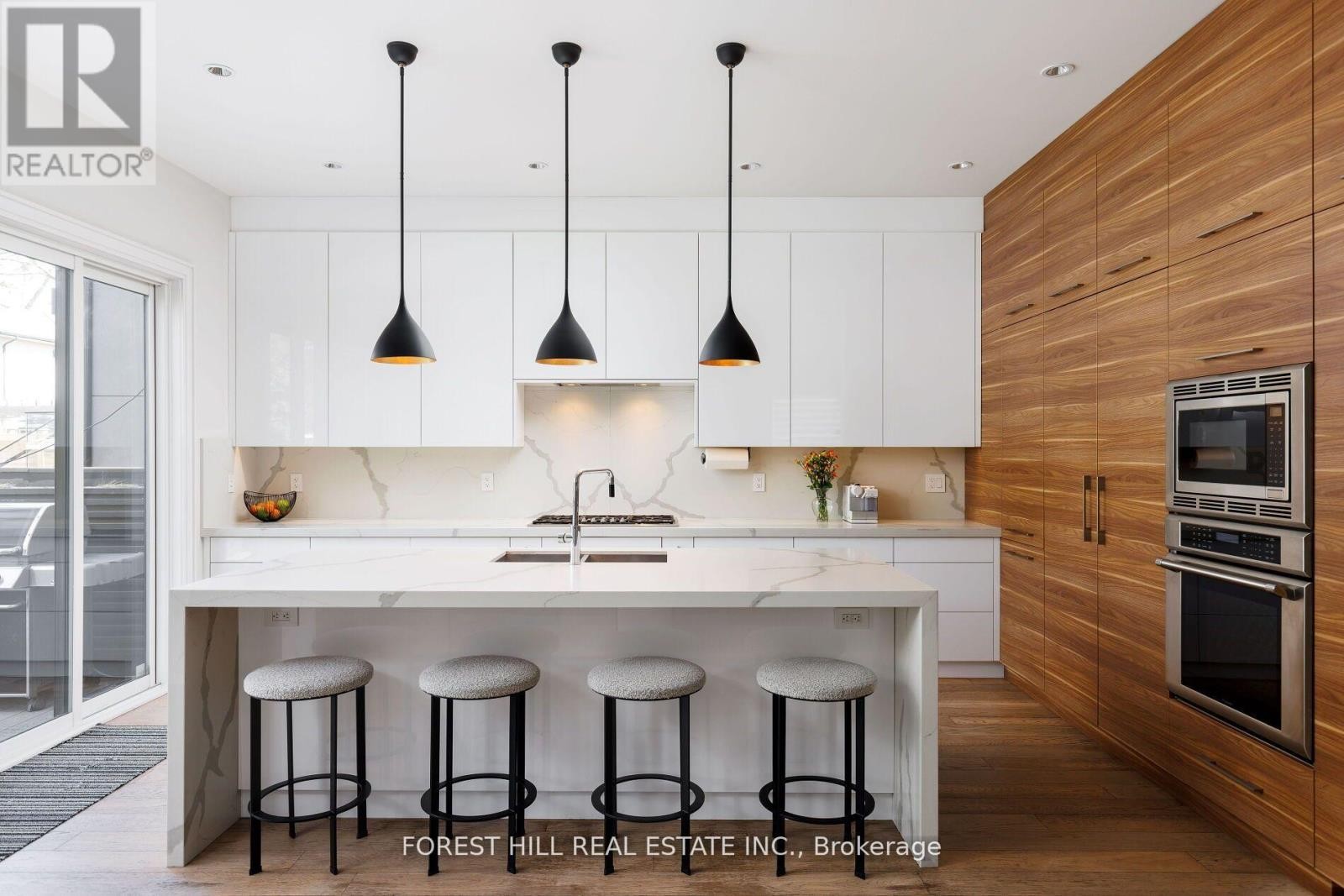 












8 NORA ROAD

,
Toronto (Islington-City Centre West),




Ontario
M9A1C9

