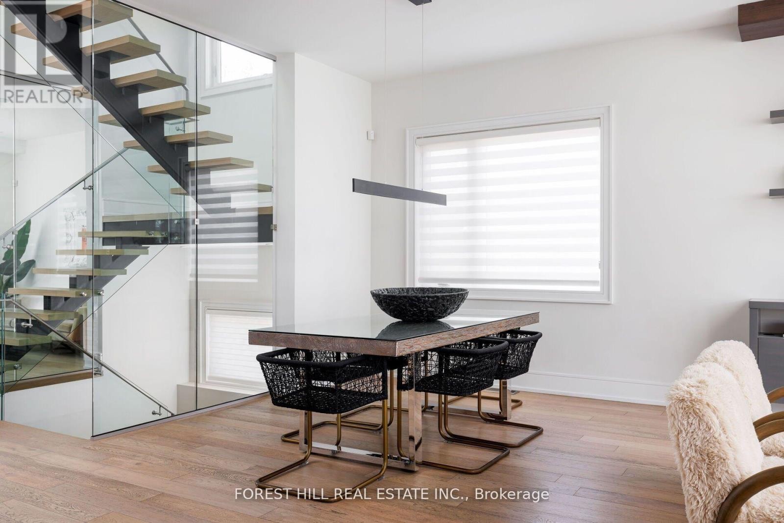 












8 NORA ROAD

,
Toronto (Islington-City Centre West),




Ontario
M9A1C9

