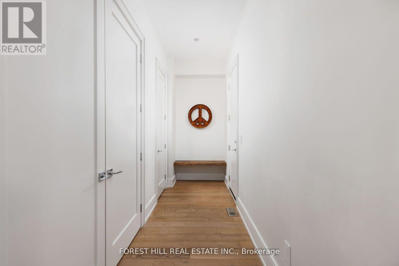 












8 NORA ROAD

,
Toronto (Islington-City Centre West),




Ontario
M9A1C9

