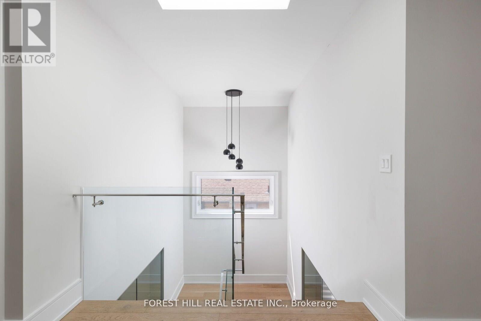 












8 NORA ROAD

,
Toronto (Islington-City Centre West),




Ontario
M9A1C9

