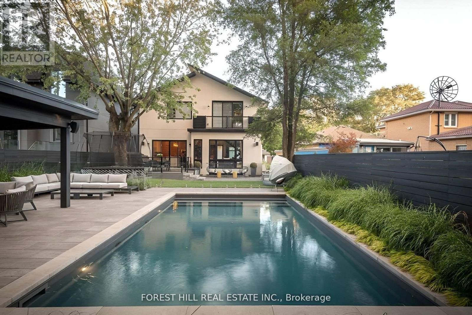 












8 NORA ROAD

,
Toronto (Islington-City Centre West),




Ontario
M9A1C9

