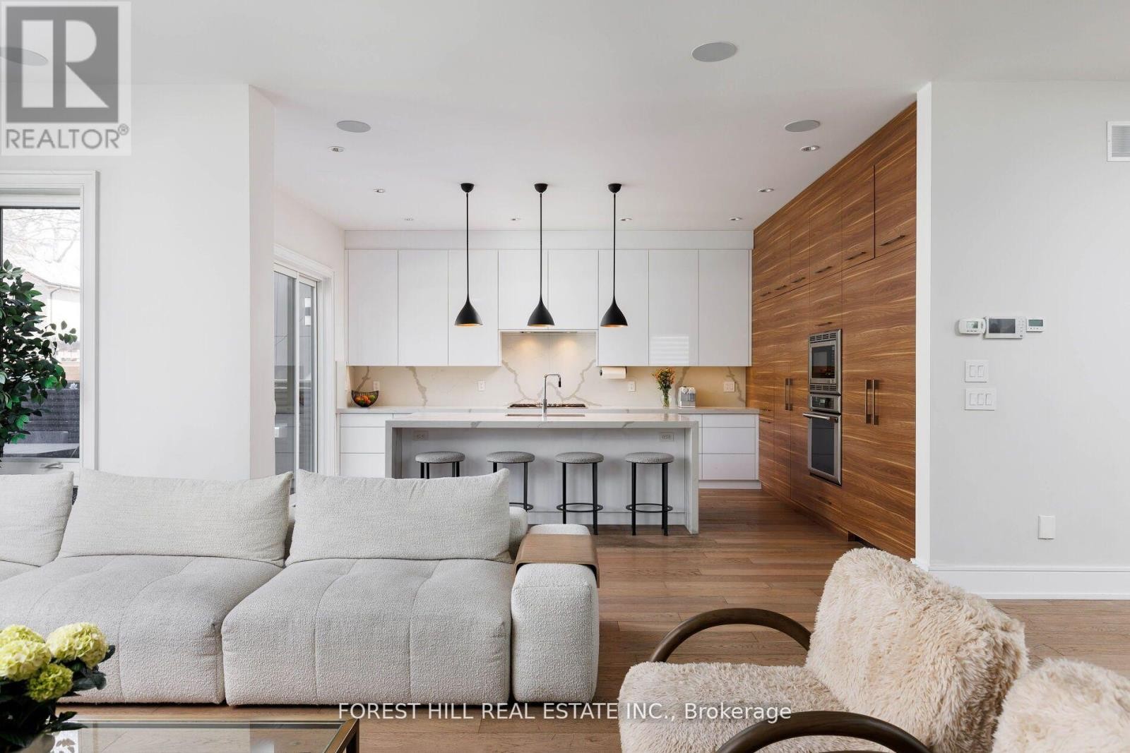 












8 NORA ROAD

,
Toronto (Islington-City Centre West),




Ontario
M9A1C9

